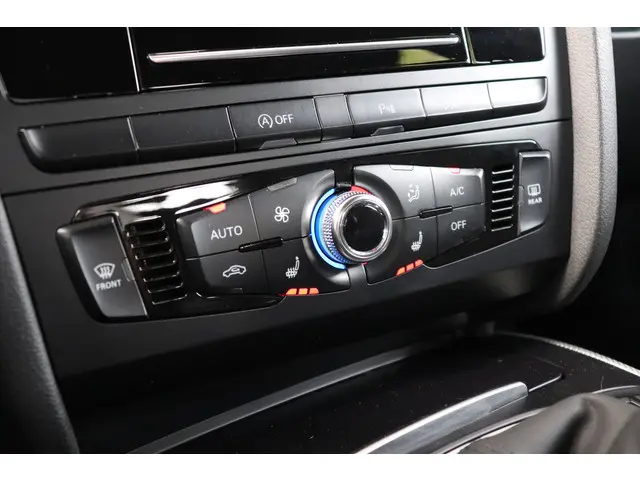 Audi A4 Avant 1.8 TFSI (2x) S-line 2015 Benzine 10