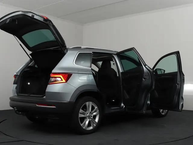 Škoda Karoq 1.0 TSI Style Business 2019 Benzine 36