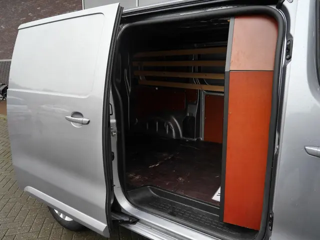 Peugeot Expert 2.0 BlueHDI 145 S&S L2 2022 Diesel 7