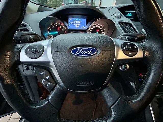 Ford Kuga 1.5 Trend | Lees Tekst!!!! | 2015 Benzine 12