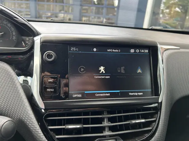 Peugeot 2008 1.2 Turbo 110PK Signature 2019 Benzine 16