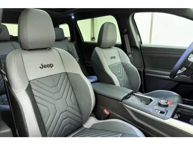 Jeep Compass First Edition 74 kWh 2026 Elektrisch 16