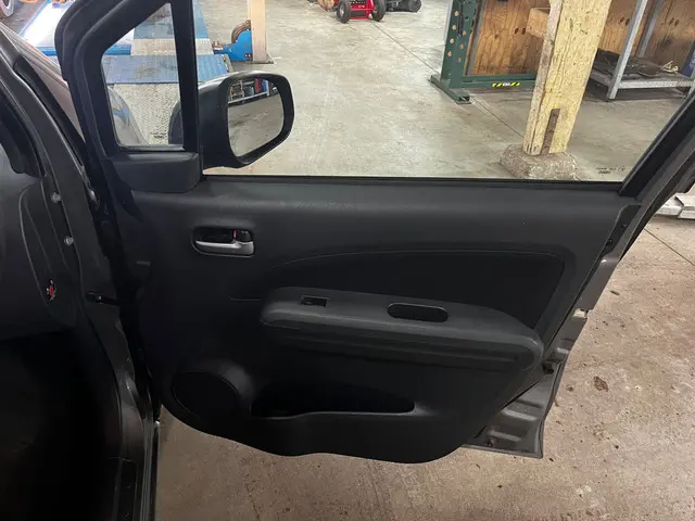 Suzuki Splash 1.0 VVT Exclusive EASSS 2013 Benzine 25