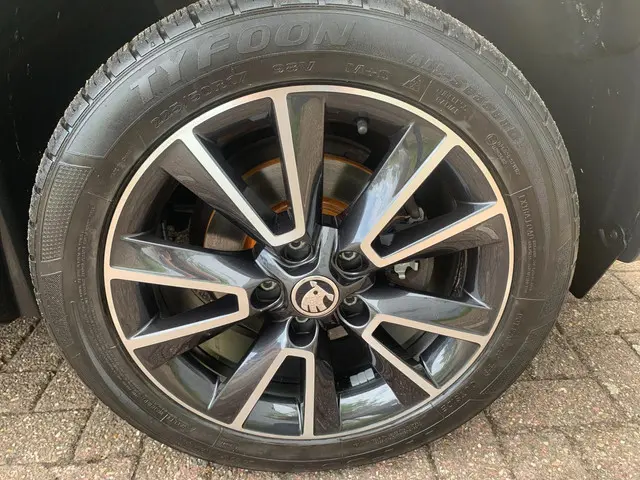 Škoda Yeti Outdoor 1.2 TSI Elegance 2014 Benzine 35