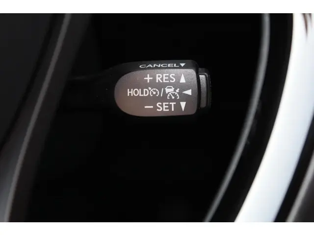 Toyota C-HR 1.8 Hybrid Dynamic 2022 Hybride Benzine 42