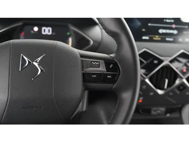 DS DS 3 Crossback PureTech 100 Montmartre 2022 Benzine 21