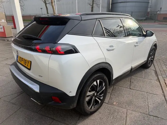 Peugeot 2008 1.2 PureTech GT 2021 Benzine 5