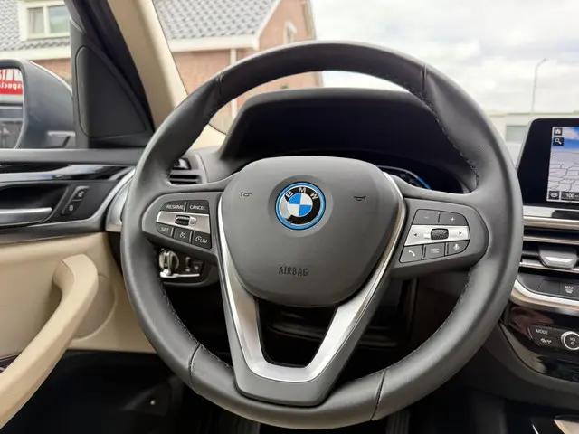 BMW X3 xDrive30e High Executive 2023 Hybride Benzine 20