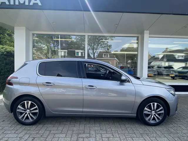 Peugeot 308 1.2T 130pk Tech Edition 2018 Benzine 2