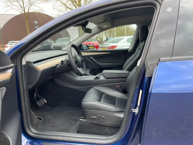 Tesla Model Y Long Range AWD 75 kWh 2022 Elektrisch 20