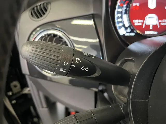 Fiat 500 1.0 Hybrid Dolcevita 2024 Hybride Benzine 30