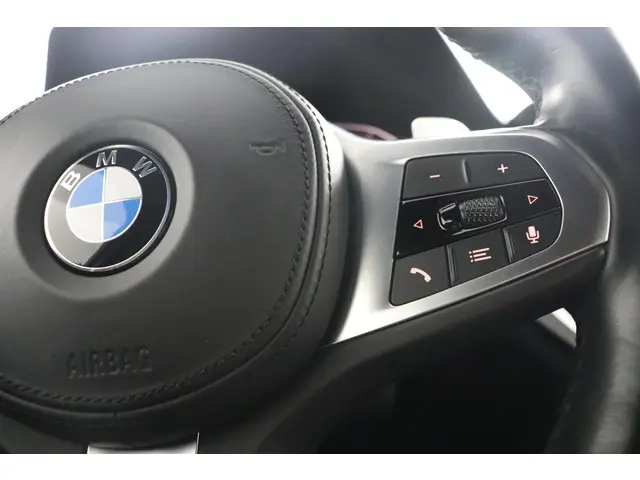 BMW 3 Serie 330i High Executive 2020 Benzine 16