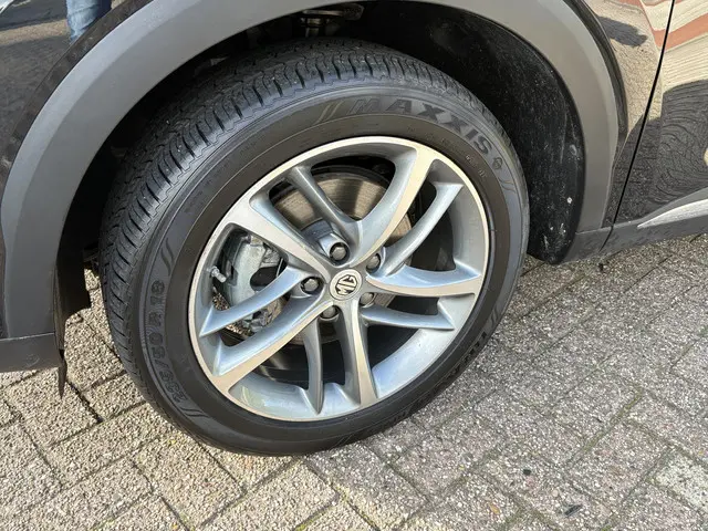 MG EHS 1.5 TGDI Luxury 2023 Hybride Benzine 10