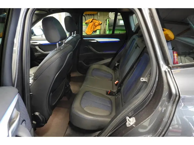 BMW X1 SDrive18i High ExecutiveM-Sport 2021 Benzine 14