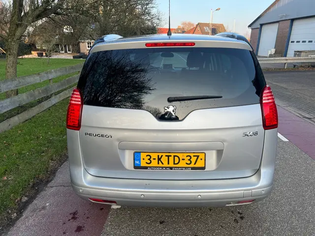 Peugeot 5008 1.6 THP Style 7p. Clima Pano 2013 Benzine 14