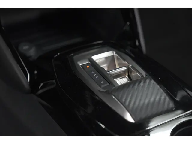 Peugeot 2008 1.2 Hybrid 145 Allure 2025 Hybride Benzine 47