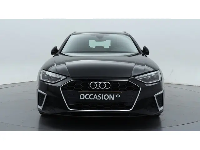Audi A4 Avant 35 TFSI 150pk Competition 2021 Benzine 2