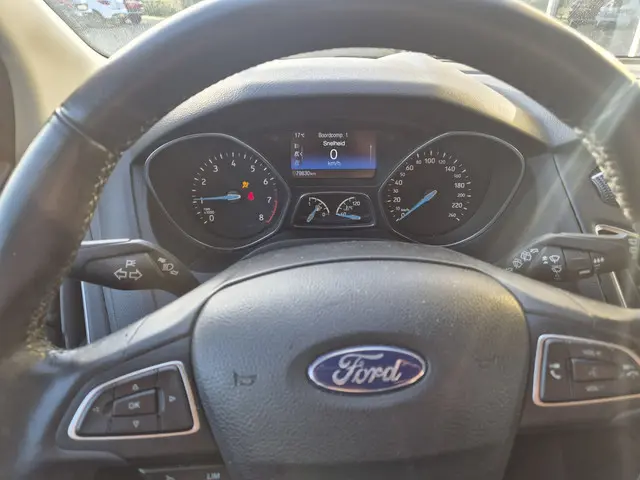 Ford Focus Wagon 1.0 Titanium Edition 2015 Benzine 6