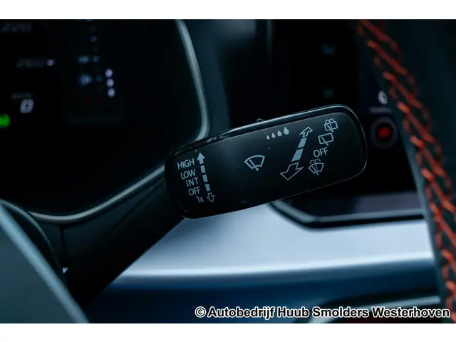 SEAT Arona 1.0 TSI FR Business Intense 2022 Benzine 35