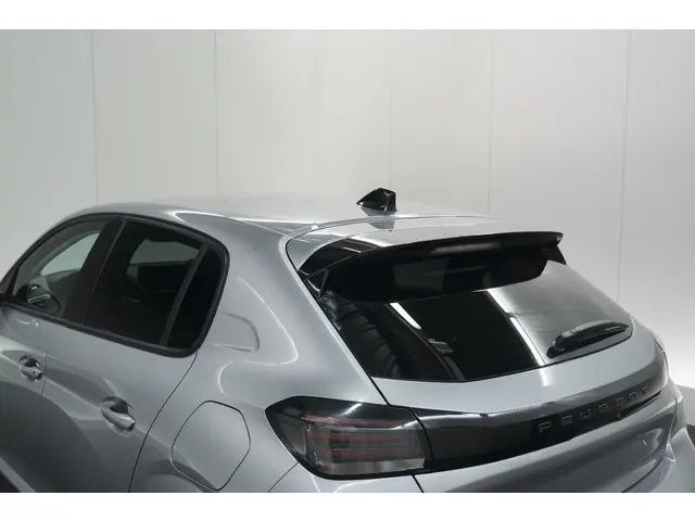 Peugeot 208 PureTech 100 Allure 2024 Benzine 24