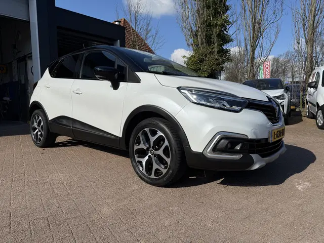 Renault Captur 1.3 TCe 150pk EDC Intens 2019 Benzine 3