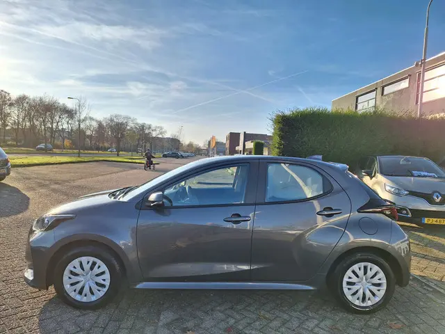 Mazda 2 Hybrid 1.5 CLIMA 2023 Hybride Benzine 7