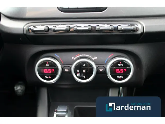Alfa Romeo Giulietta 1.4 T Panorama Clima 2012 Benzine 13