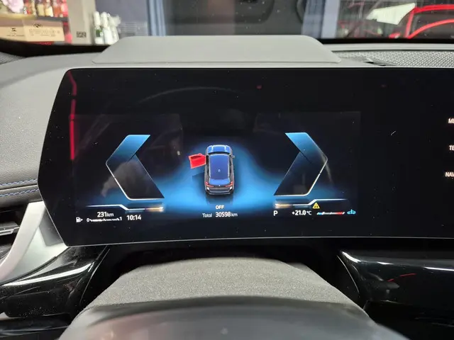BMW X1 sDrive18i|M-Sport|PANO|HEAD-UP|LED|18"| 2023 Benzine 9