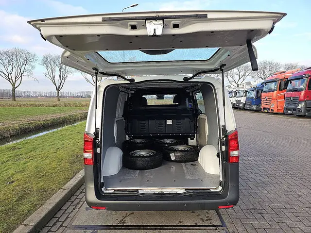Mercedes-Benz Vito 114 2019 Diesel 15