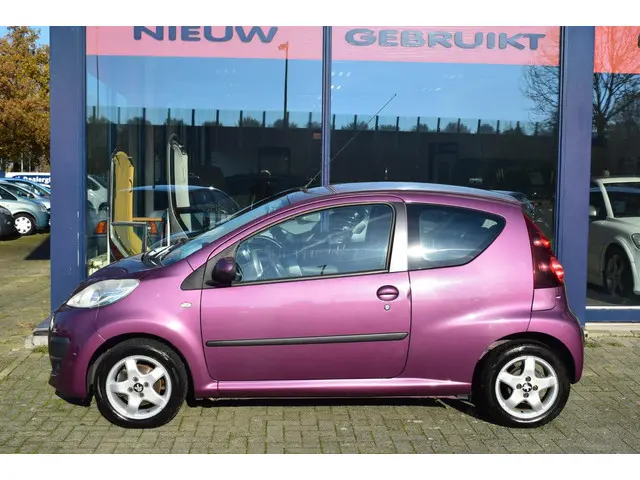 Peugeot 107 1.0 Active 2012 Benzine 2