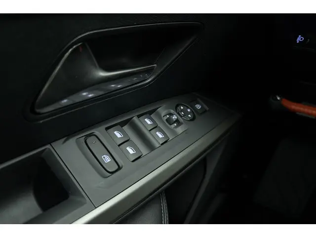 Peugeot e-5008 Allure Avantage 73 kWh 2025 Elektrisch 19