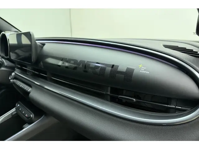 Fiat 600e Abarth Scorpionissima 54 kWh 2026 Elektrisch 16