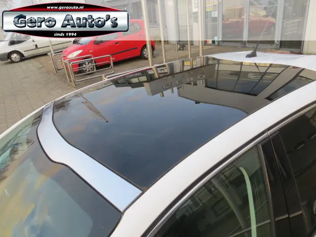 Peugeot 208 1.2 VTi Allure panorama dak 2012 Benzine 2