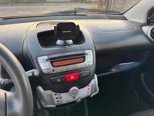 Peugeot 107 1.0 Active 2012 Benzine 21