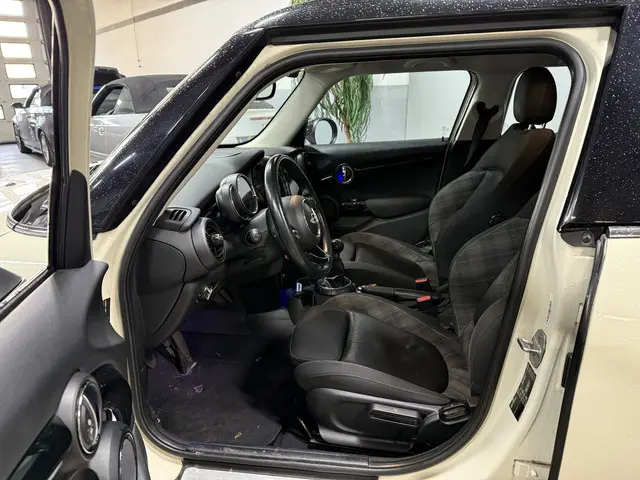 MINI Cooper Mini 1.5 Chili Serious Business 2016 Benzine 5