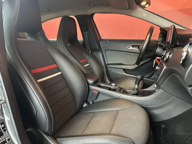 Mercedes-Benz A-Klasse 180 2014 Benzine 7