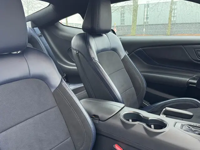 Ford Mustang Fastback GT 5.0 V8 Dark Horse 2024 Benzine 14