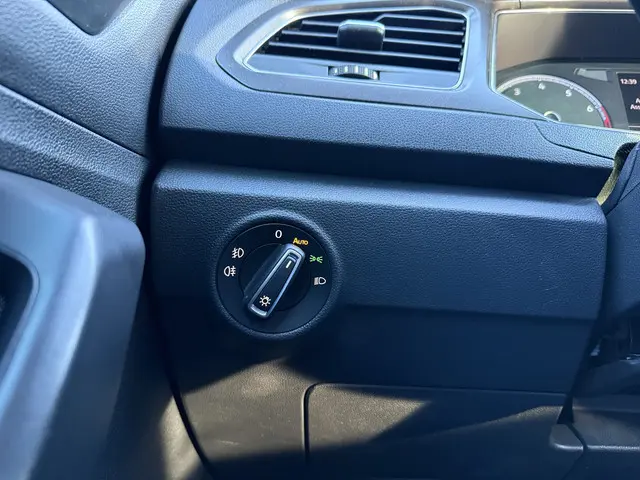 Volkswagen T-Roc 1.5 TSI 150pk Sport 2018 Benzine 30