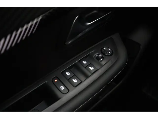Peugeot 208 PureTech 100 Allure 2024 Benzine 19