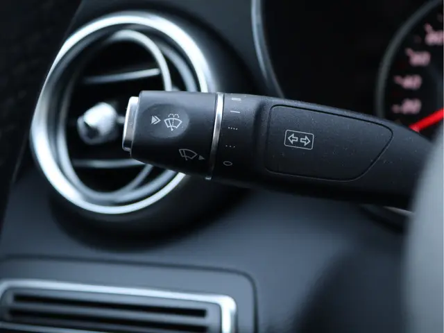 Mercedes-Benz C-Klasse 180 Avantgarde 2020 Benzine 29