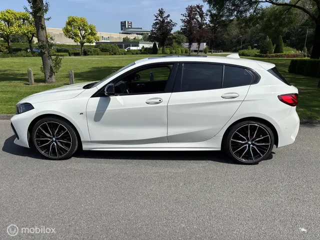 BMW 1 Serie 116i M Sport Shadow 2021 Benzine 37