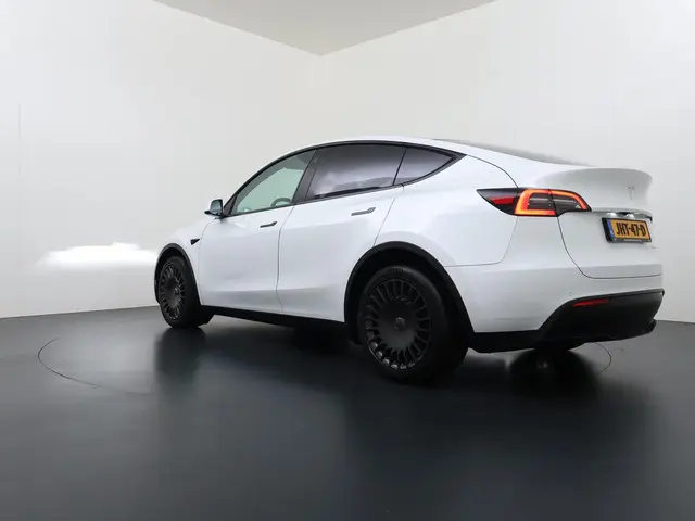 Tesla Model Y Long Range AWD 75 kWh 2022 Elektrisch 5
