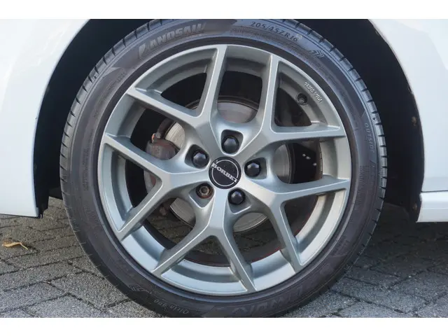 Volkswagen Polo 1.0 Comfortline Edition 2016 Benzine 24