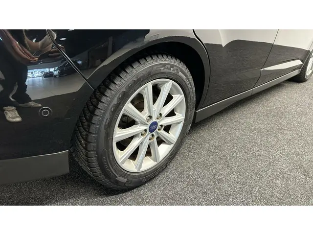 Ford C-MAX 1.5 Titanium AUTOMAAT-NAVI 2017 Benzine 10