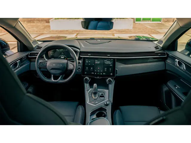Lynk & Co 01 1.5 Plug-in Hybrid 2023 Hybride Benzine 4