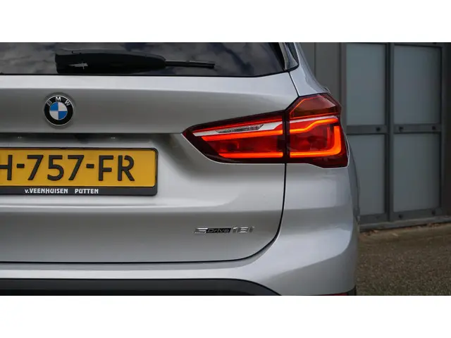 BMW X1 sDrive18i 140pk High Executive 2019 Benzine 54