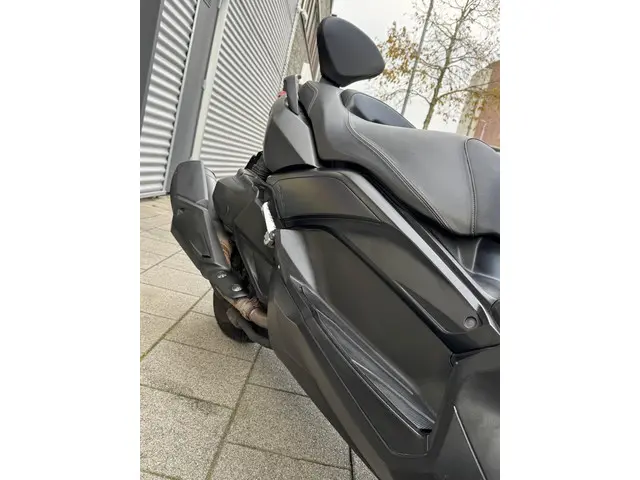 Yamaha X MAX Scooter 400 ABS 2017 Benzine 17