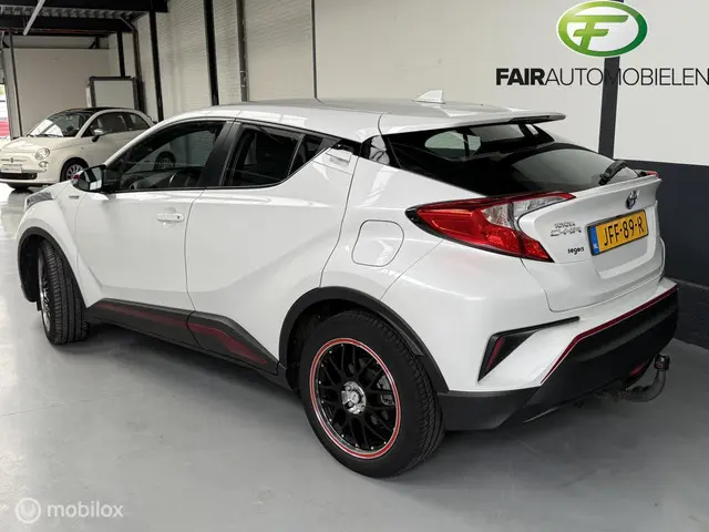 Toyota C-HR 2