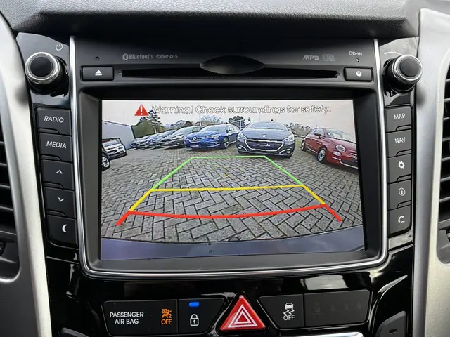 Hyundai i30 1.6 GDI Business Edition 2013 Benzine 16