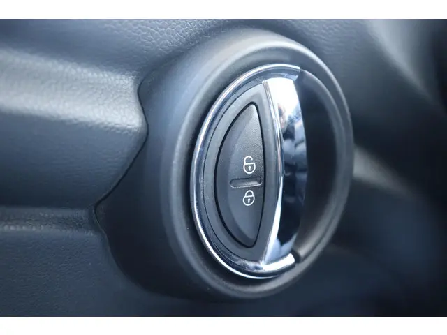 MINI Cooper Business Edition 2021 Benzine 27